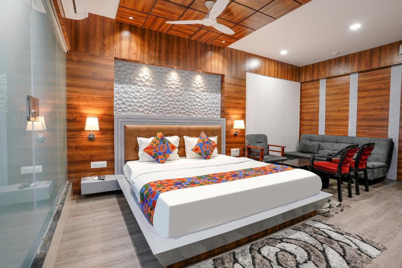 סוראט Fabhotel The Valentine - Udhna Road מראה חיצוני תמונה