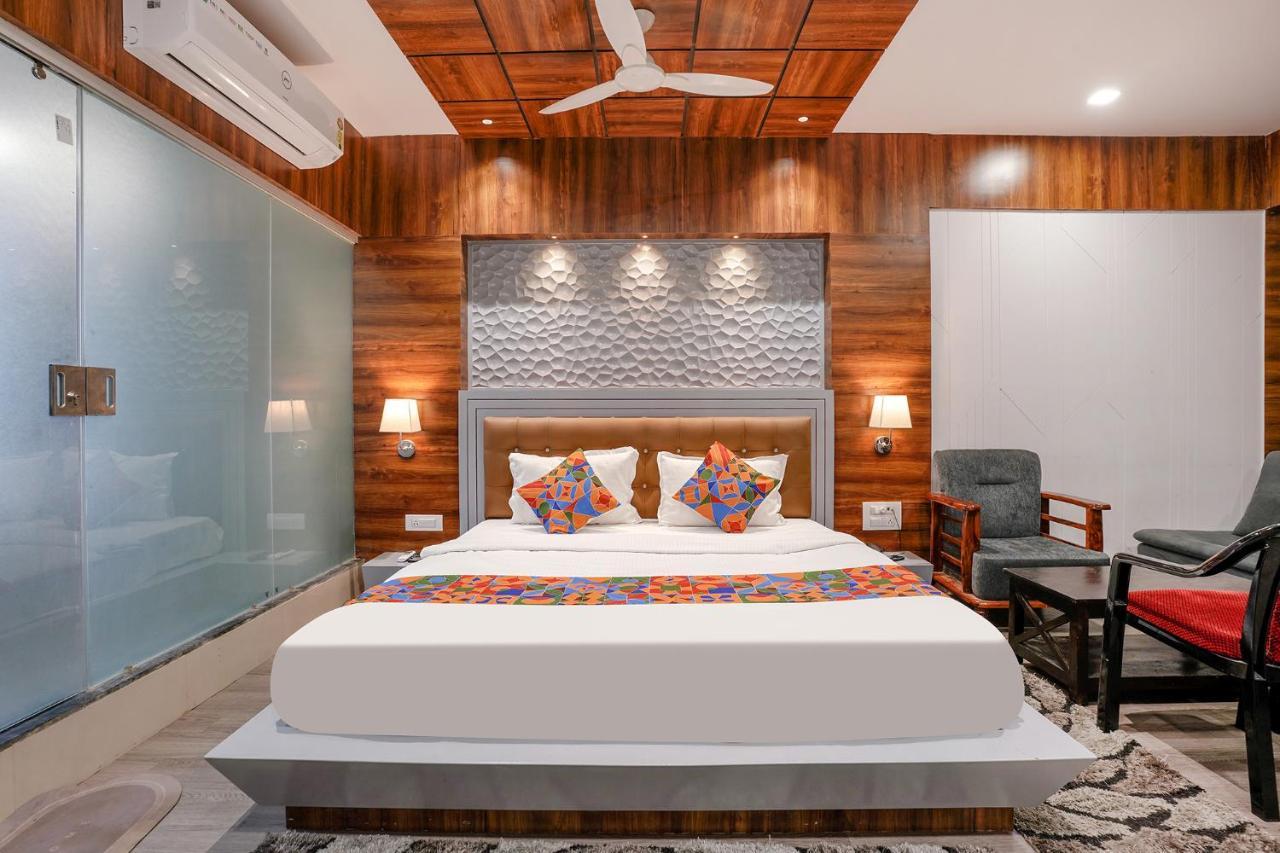 סוראט Fabhotel The Valentine - Udhna Road מראה חיצוני תמונה