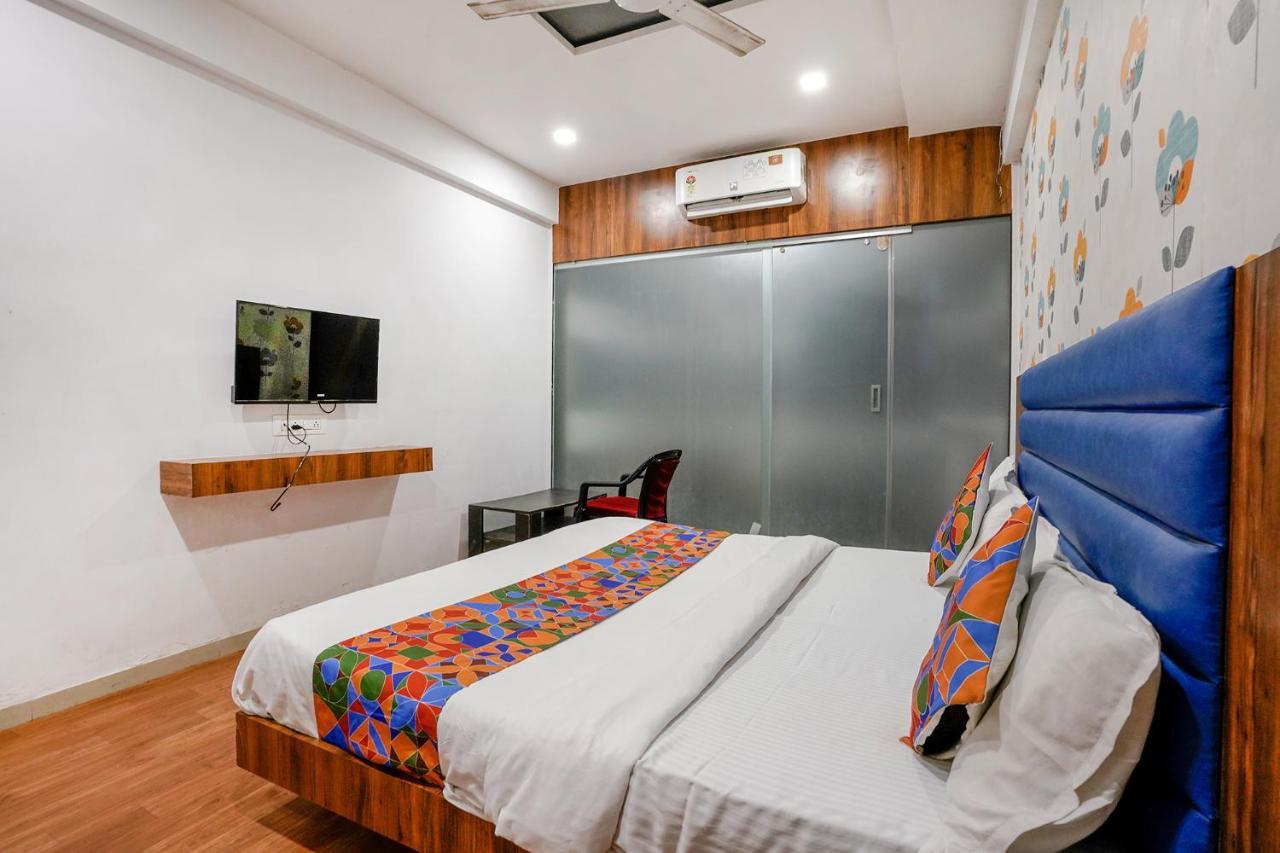 סוראט Fabhotel The Valentine - Udhna Road מראה חיצוני תמונה